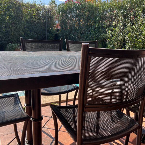 sin título (11 de 29) Mesa de comedor fierro con cubierta de plancha perforada 190x100