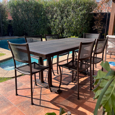 Mesa de comedor fierro con cubierta de plancha perforada 190x100
