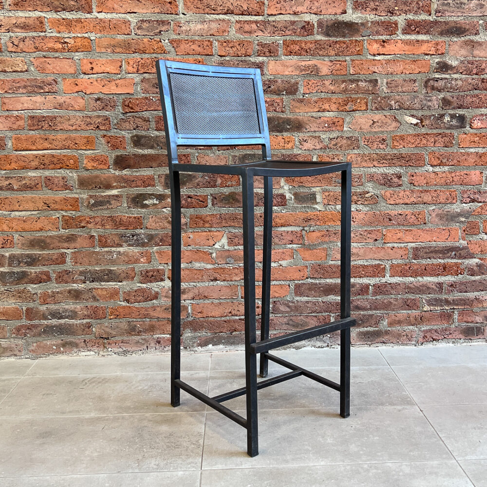 Piso bar metálico Recto 35x35x104 altura