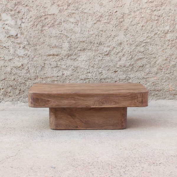 50027-Mesa centro Praga-120x60x40 (2) foto de lado de una mesa de centro rectangular de madera de acacia maciza color nogal.