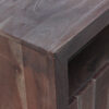 detalle de mueble buffet de 3 puertas de madera maciza. Mueble para living, dormitorio o comedor
