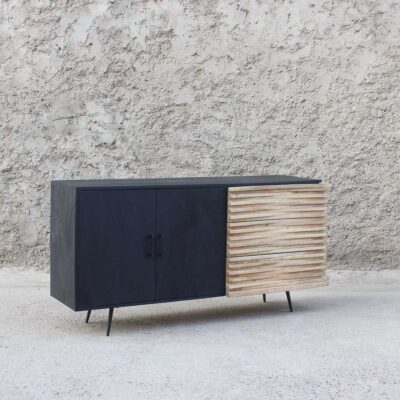 mueble estilo buffet con 3 cajones color natural y 2 puertas color negro. Muebles para dormitorio, living o comedor. Estilo minimalista y moderno