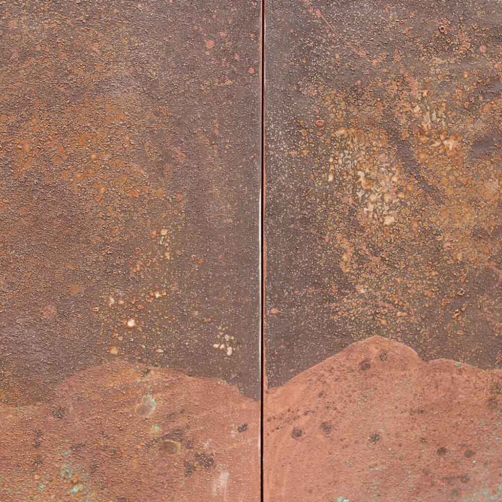 50072-Buffet Sahara 3 puertas-157x50x67 (7) detalle rack de madera maciza con repisa y puertas. Rack para living o para comedor