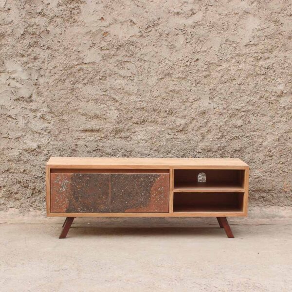 rack de madera maciza con repisa y puertas. Rack para living o para comedor