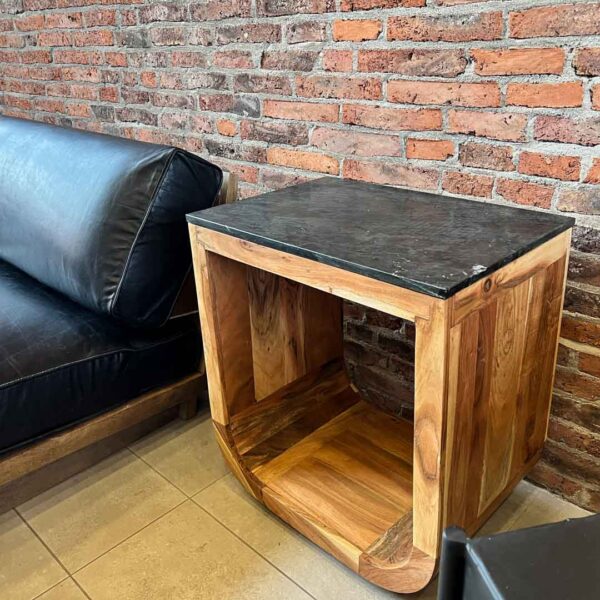 mesa lateral cubierta marmol Agapanto 60x43x68
