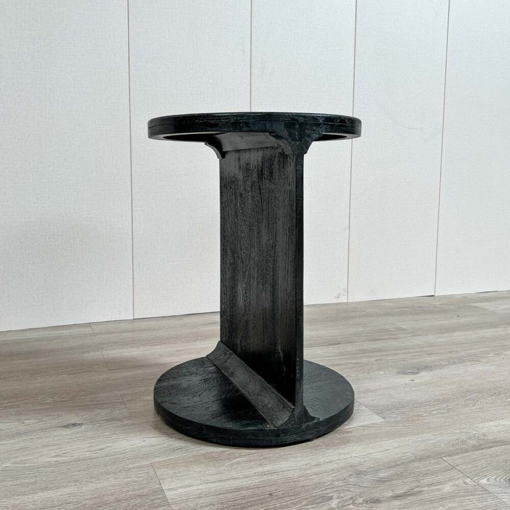 IMG_8064 Mesa lateral New york 41x41x57 cms