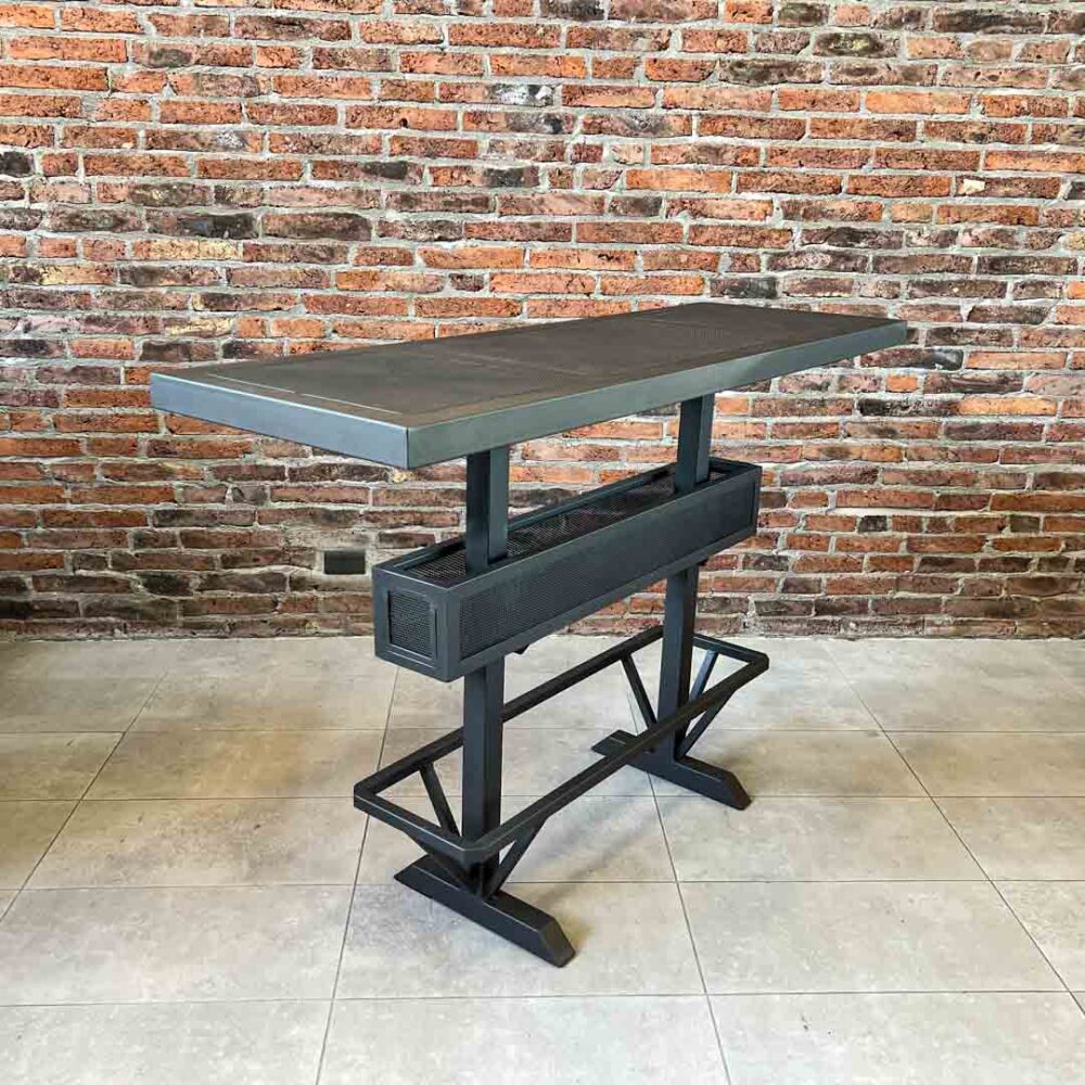 Mesa barra bar para terrazas, balcones o espacios. Se peude usar con tabueretes para poder disfrutar de cócteles