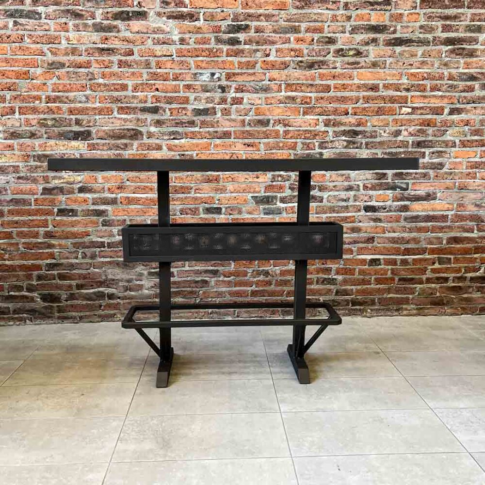 Mesa barra bar para terrazas, balcones o espacios. Se peude usar con tabueretes para poder disfrutar de cócteles