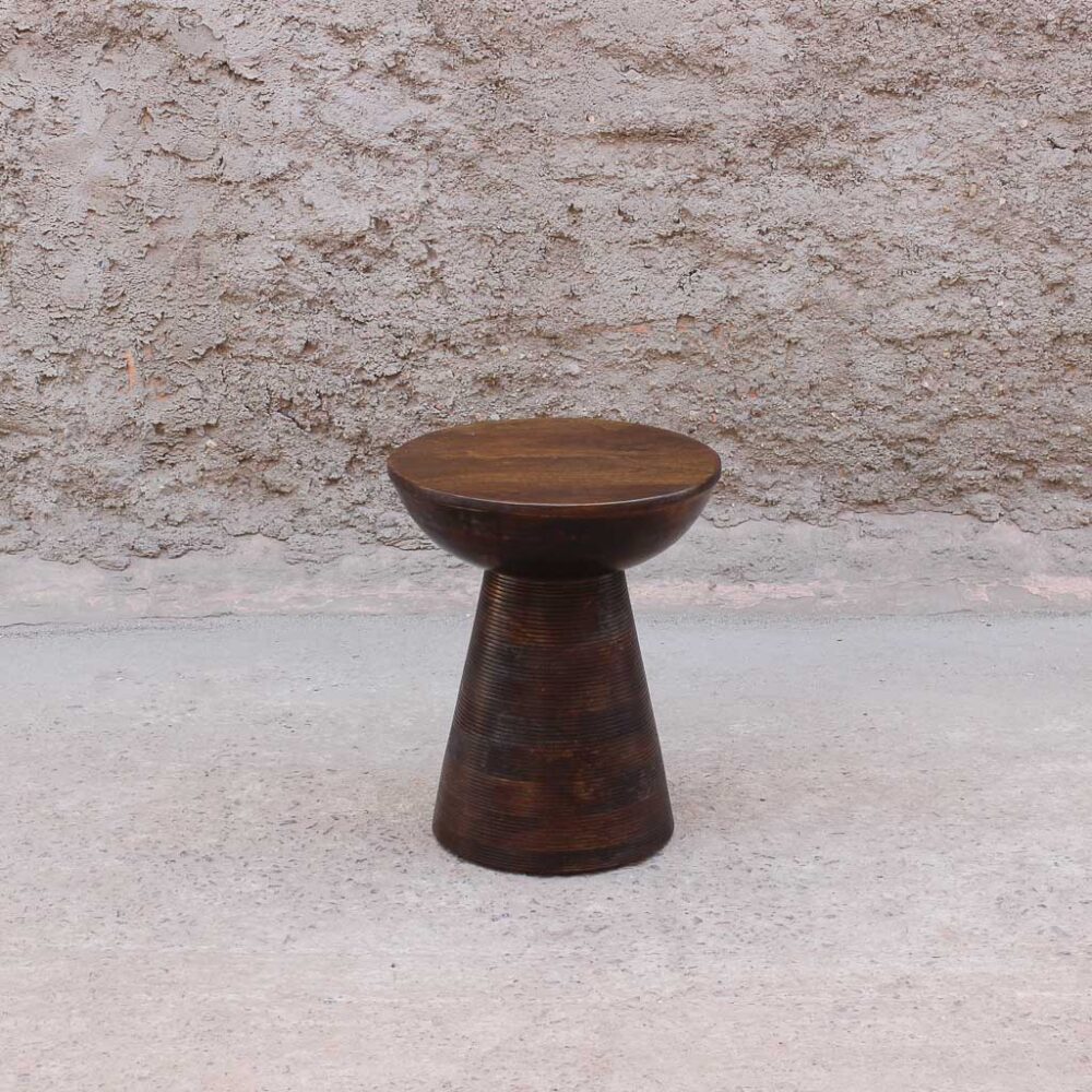 mesa lateral de madera maciza. Mesa para living o comedor