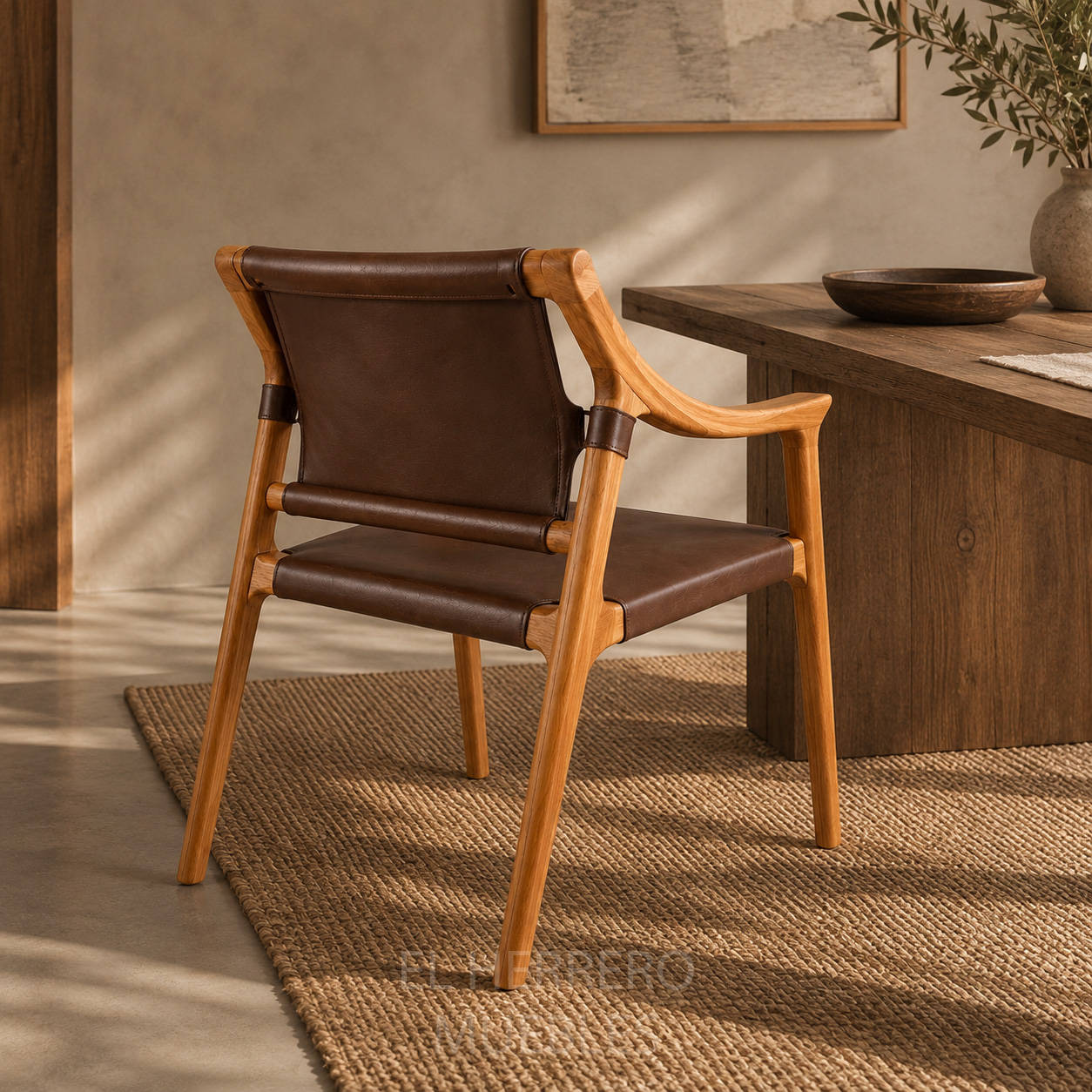 Silla Huingán madera teca y cuero camel 55x55x84 cm